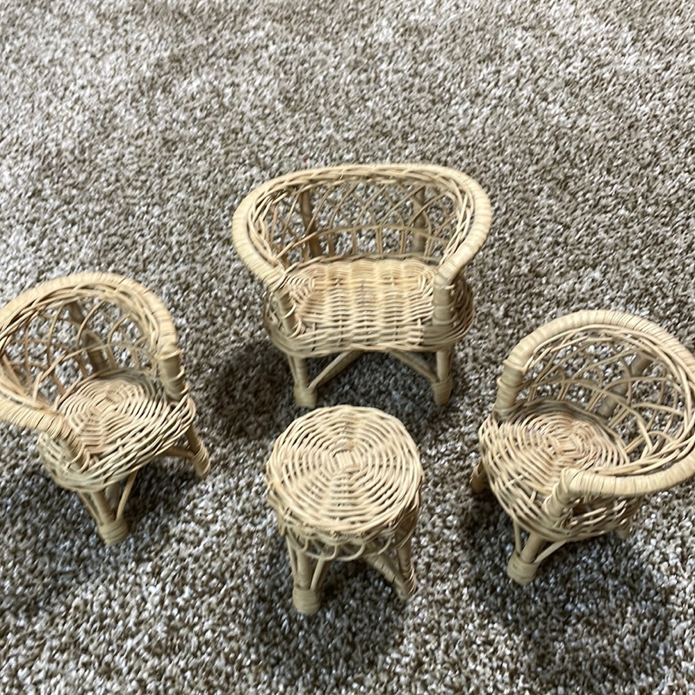 Barbie 4 pc Wicker Furniture Set. Excellent Condition.